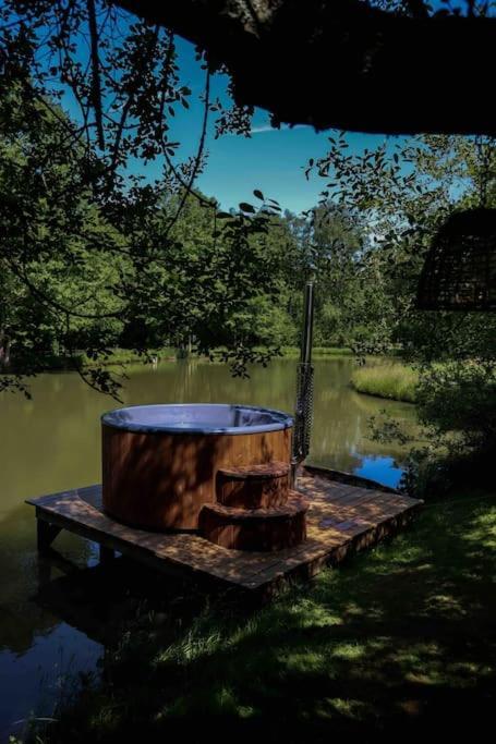 Casa Moon & Son Bain Nordique Sur Le Lac Les Croix Chemins Exterior photo